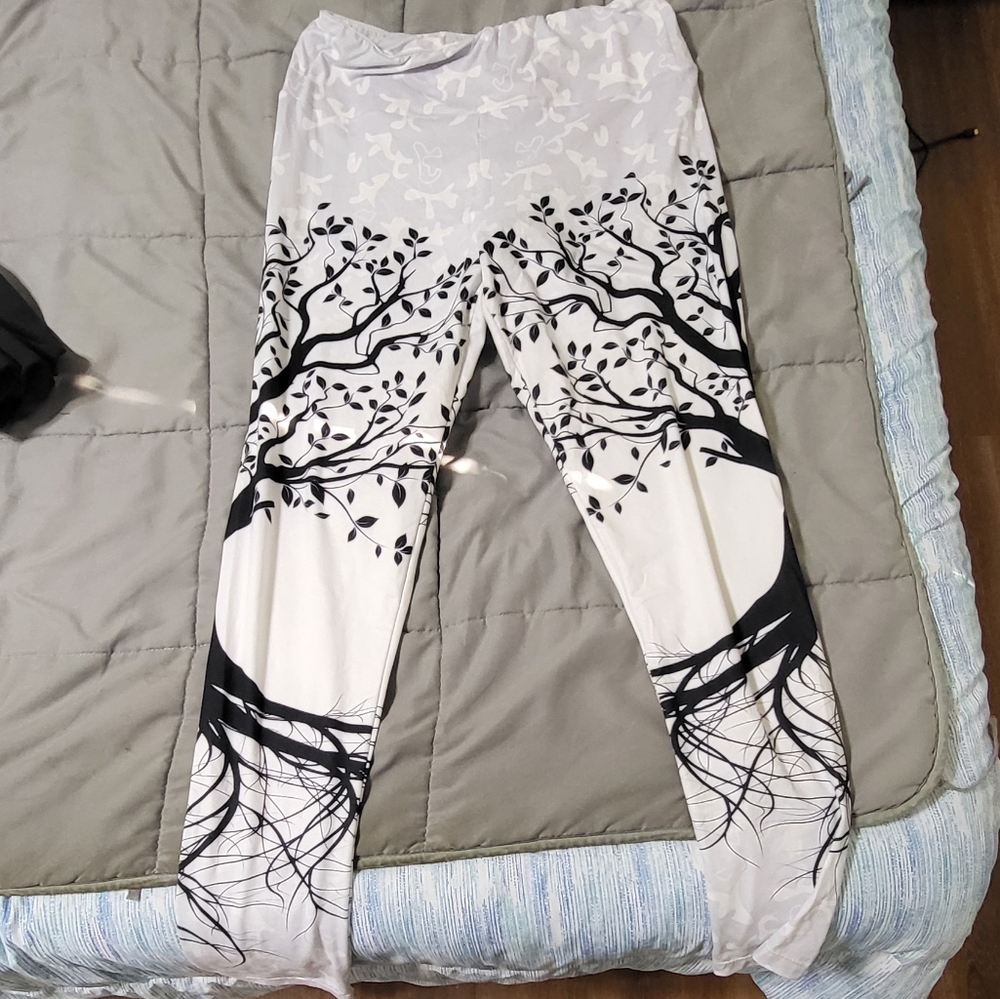 Leggings with trees